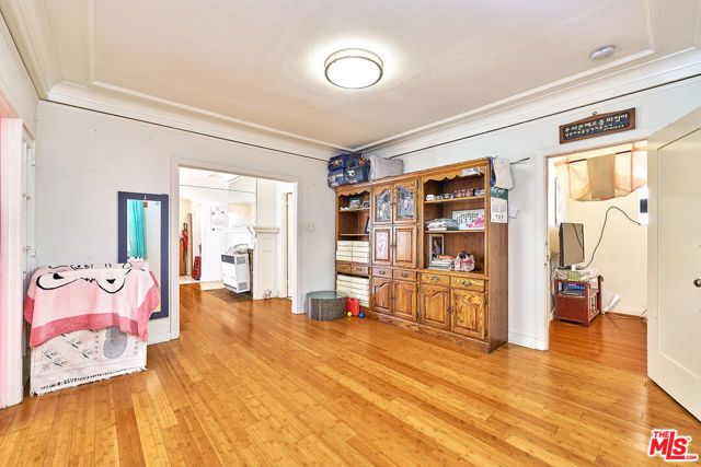 810 S Norton Avenue, Los Angeles, CA 90005
