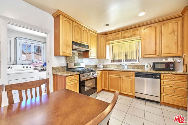 810 S Norton Avenue, Los Angeles, CA 90005