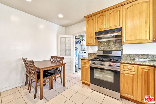 810 S Norton Avenue, Los Angeles, CA 90005