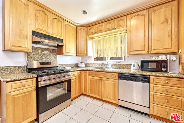 810 S Norton Avenue, Los Angeles, CA 90005