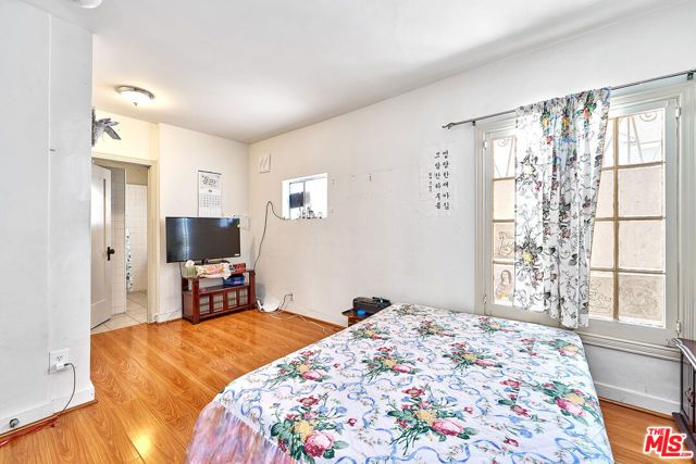 810 S Norton Avenue, Los Angeles, CA 90005