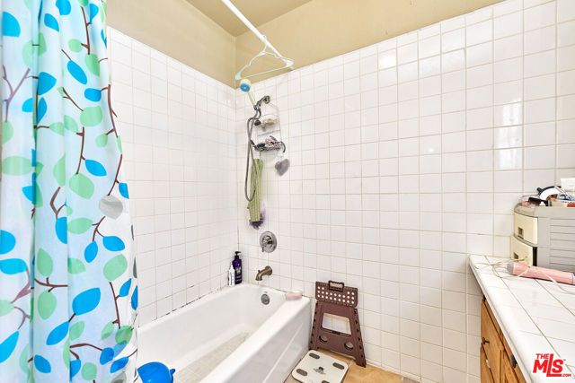 810 S Norton Avenue, Los Angeles, CA 90005