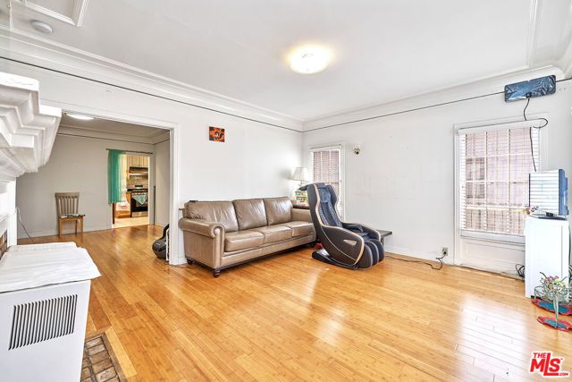 810 S Norton Avenue, Los Angeles, CA 90005