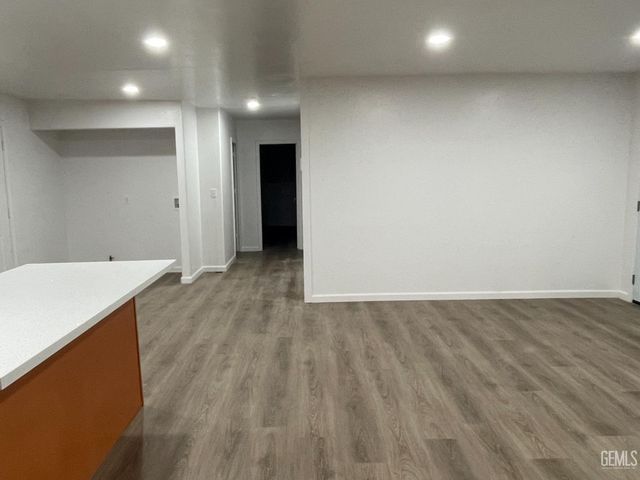 16 Torrey Pine Lane, Bakersfield, CA 93308