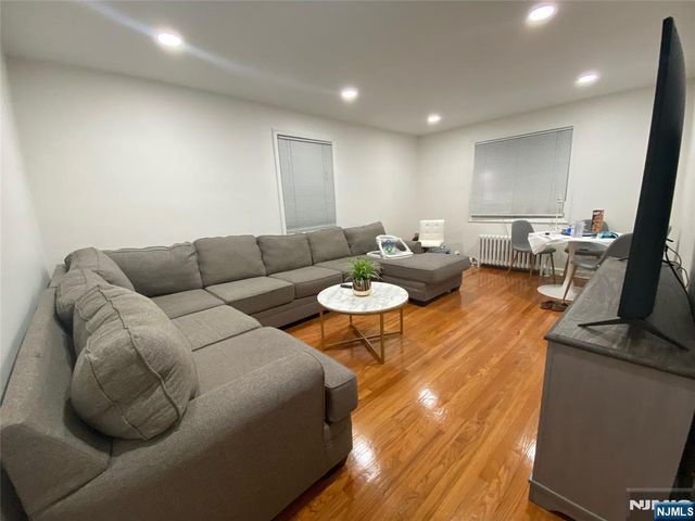 63 W Hudson B7, Englewood, NJ 07631