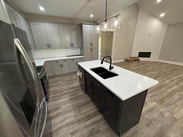 1203 Liberty Rd, Winchester, TN 37398