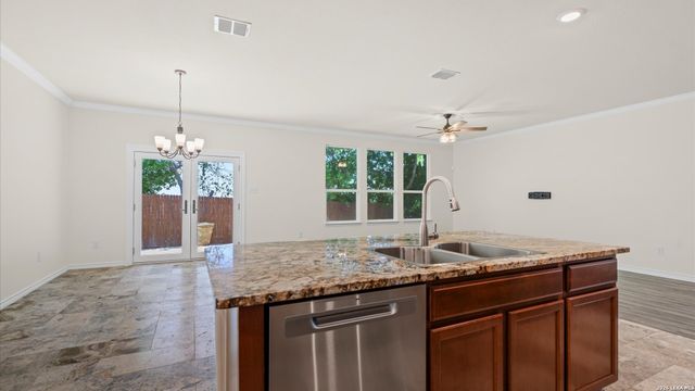 5245 Nature, Marion, TX 78124