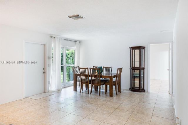 107 SE 5th St N, Dania Beach, FL 33004