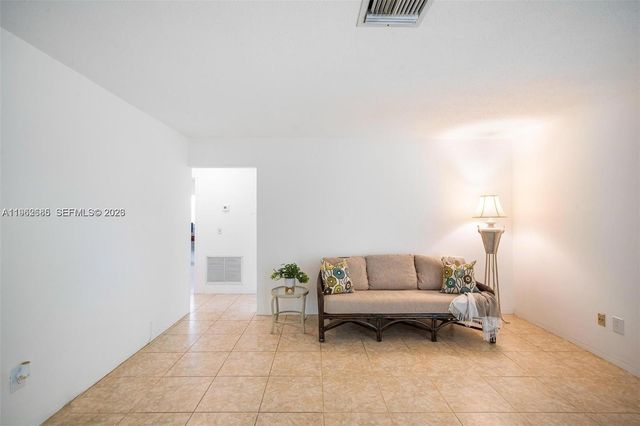 107 SE 5th St N, Dania Beach, FL 33004