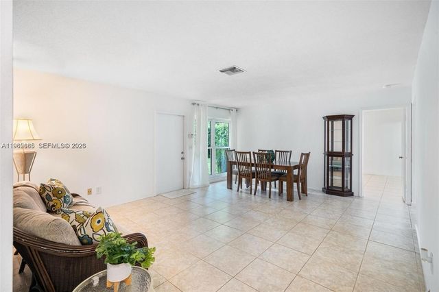 107 SE 5th St N, Dania Beach, FL 33004