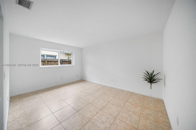 107 SE 5th St N, Dania Beach, FL 33004