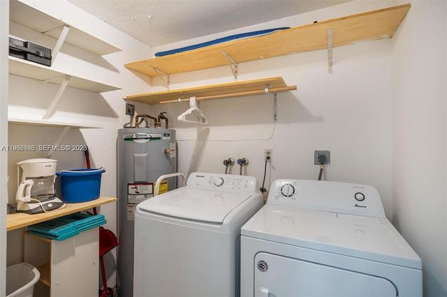 107 SE 5th St N, Dania Beach, FL 33004