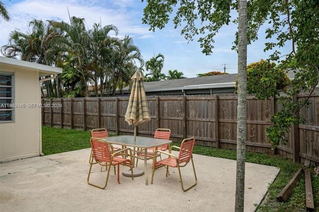 107 SE 5th St N, Dania Beach, FL 33004