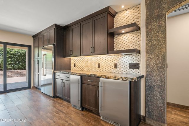 1290 W Molinetto Drive, Oro Valley, AZ 85737