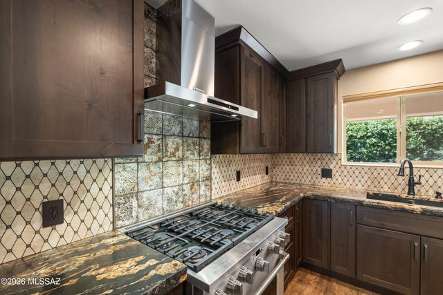1290 W Molinetto Drive, Oro Valley, AZ 85737