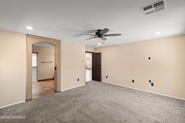 1290 W Molinetto Drive, Oro Valley, AZ 85737