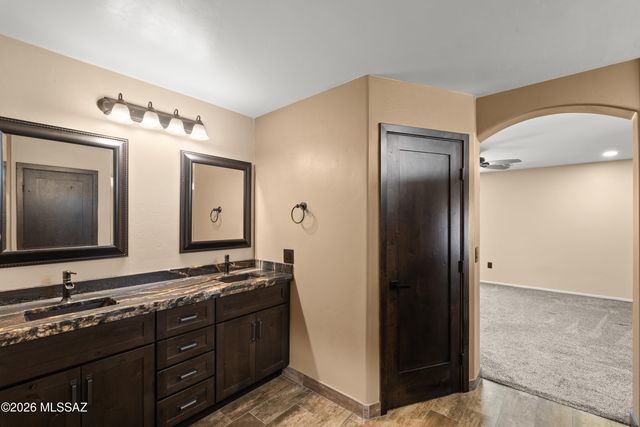 1290 W Molinetto Drive, Oro Valley, AZ 85737