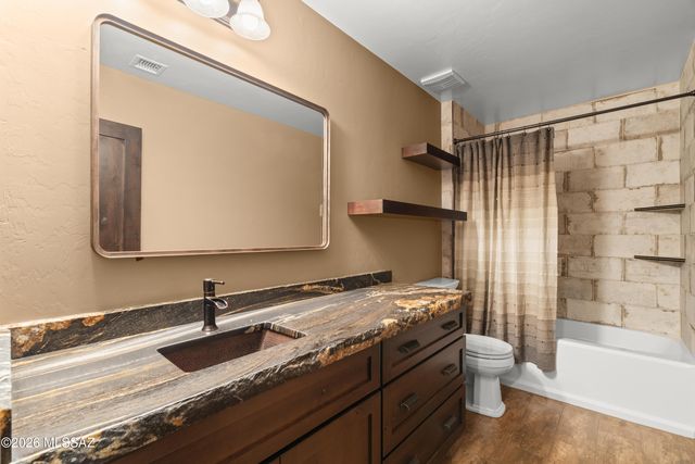 1290 W Molinetto Drive, Oro Valley, AZ 85737
