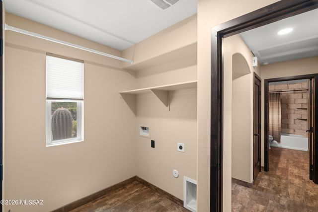 1290 W Molinetto Drive, Oro Valley, AZ 85737