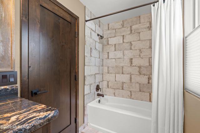 1290 W Molinetto Drive, Oro Valley, AZ 85737