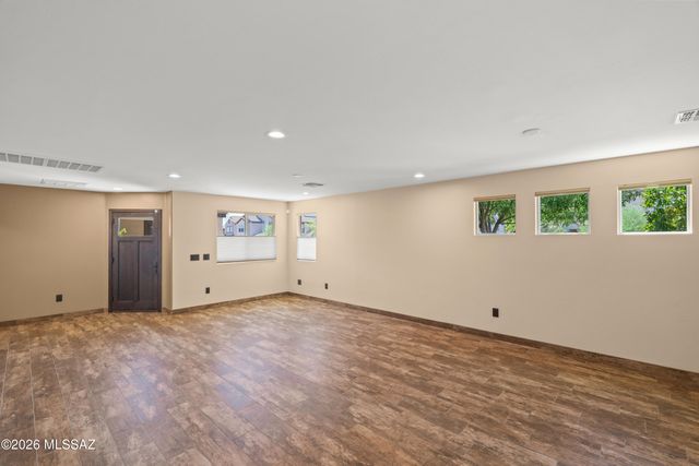 1290 W Molinetto Drive, Oro Valley, AZ 85737