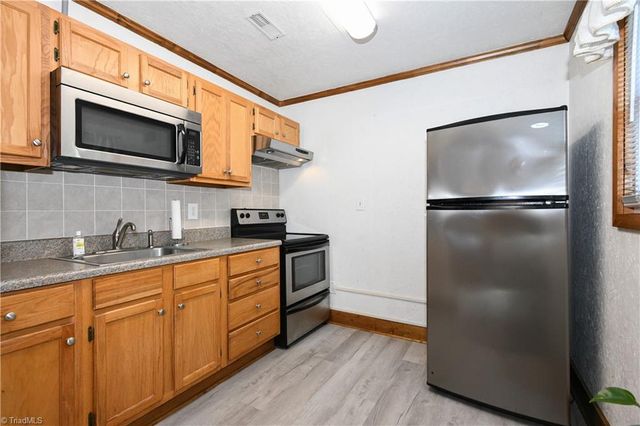 2311 Oakcliffe Drive, Kernersville, NC 27284