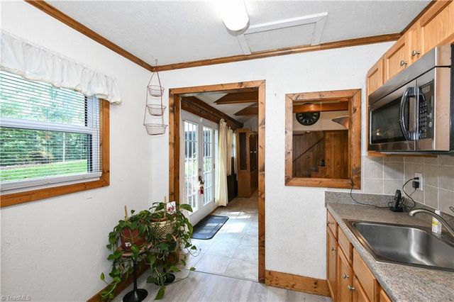 2311 Oakcliffe Drive, Kernersville, NC 27284