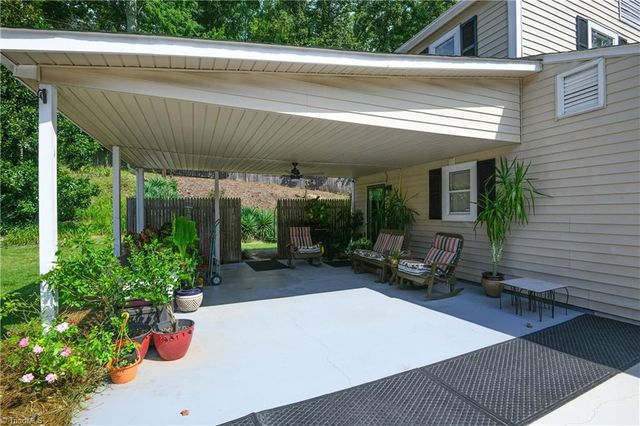 2311 Oakcliffe Drive, Kernersville, NC 27284