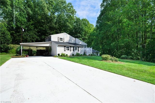 2311 Oakcliffe Drive, Kernersville, NC 27284