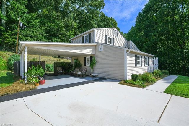 2311 Oakcliffe Drive, Kernersville, NC 27284