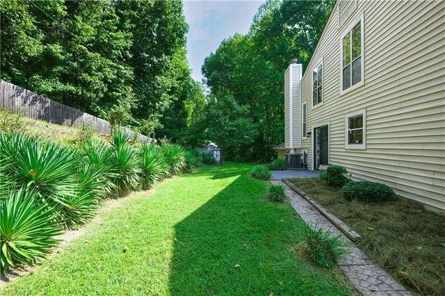 2311 Oakcliffe Drive, Kernersville, NC 27284