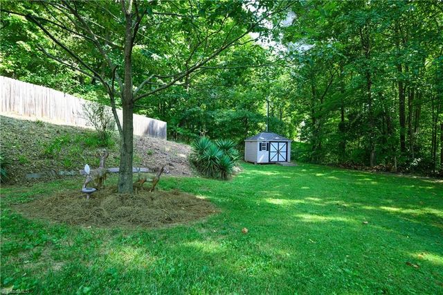 2311 Oakcliffe Drive, Kernersville, NC 27284