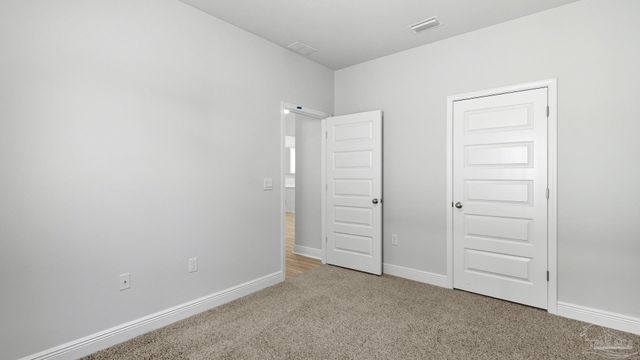 2001 Wiregrass St, Navarre, FL 32566