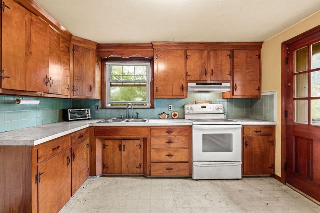 906 Boston Rd, Billerica, MA 01821