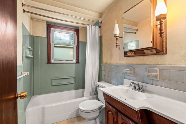 906 Boston Rd, Billerica, MA 01821