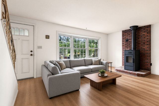 906 Boston Rd, Billerica, MA 01821