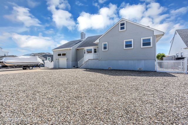 33 Clarkson Drive, Toms River, NJ 08753