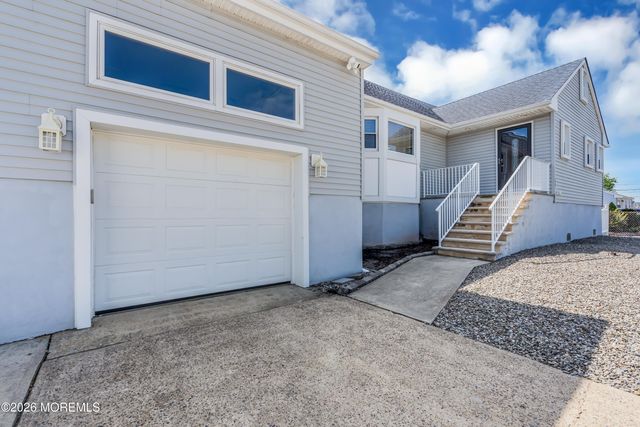 33 Clarkson Drive, Toms River, NJ 08753