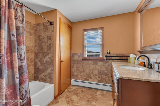 33 Clarkson Drive, Toms River, NJ 08753