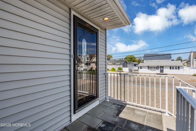 33 Clarkson Drive, Toms River, NJ 08753