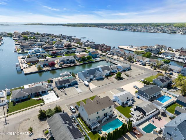 33 Clarkson Drive, Toms River, NJ 08753