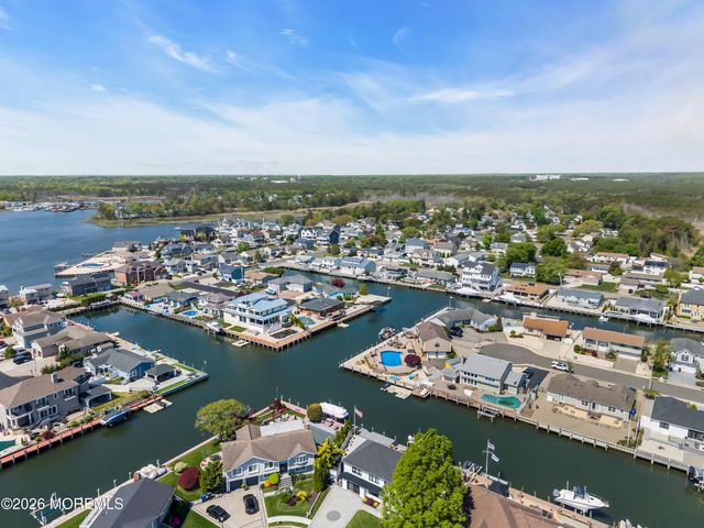 33 Clarkson Drive, Toms River, NJ 08753