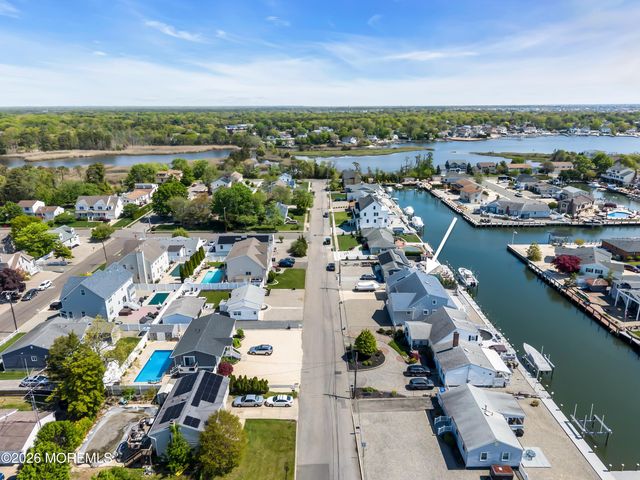 33 Clarkson Drive, Toms River, NJ 08753