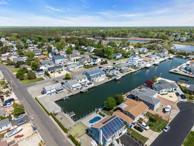 33 Clarkson Drive, Toms River, NJ 08753