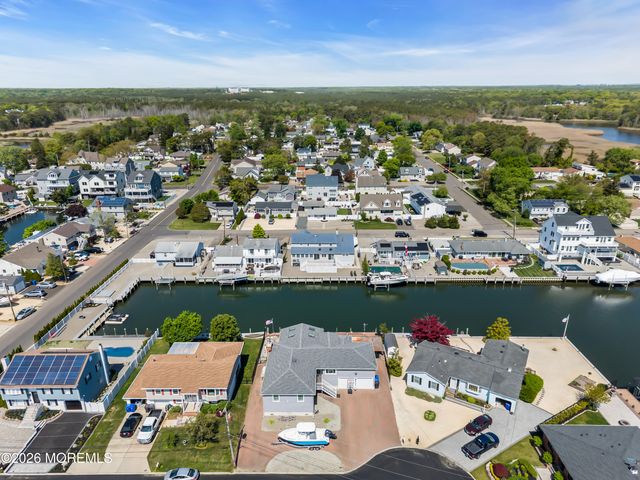 33 Clarkson Drive, Toms River, NJ 08753