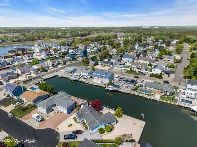 33 Clarkson Drive, Toms River, NJ 08753