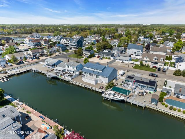 33 Clarkson Drive, Toms River, NJ 08753