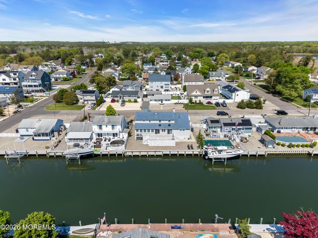 33 Clarkson Drive, Toms River, NJ 08753