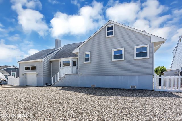 33 Clarkson Drive, Toms River, NJ 08753