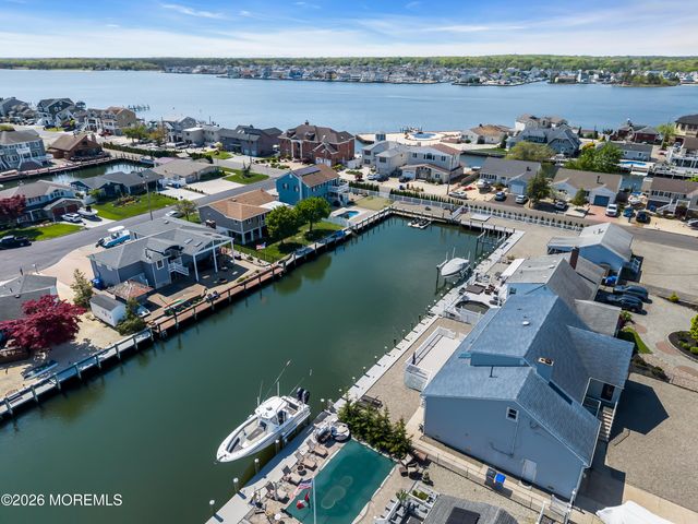 33 Clarkson Drive, Toms River, NJ 08753